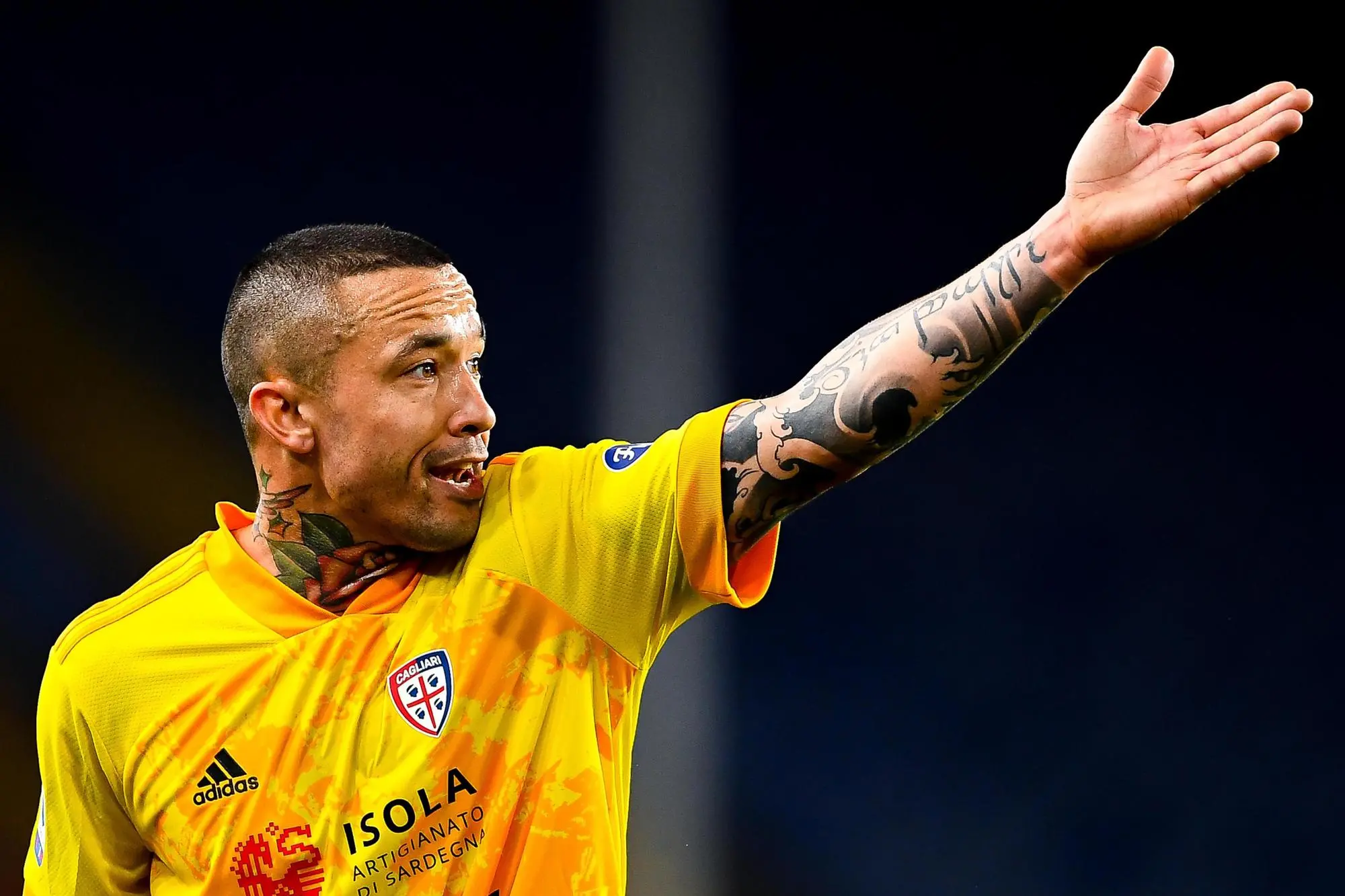 Radja Nainggolan ai tempi del Cagliari (archivio)