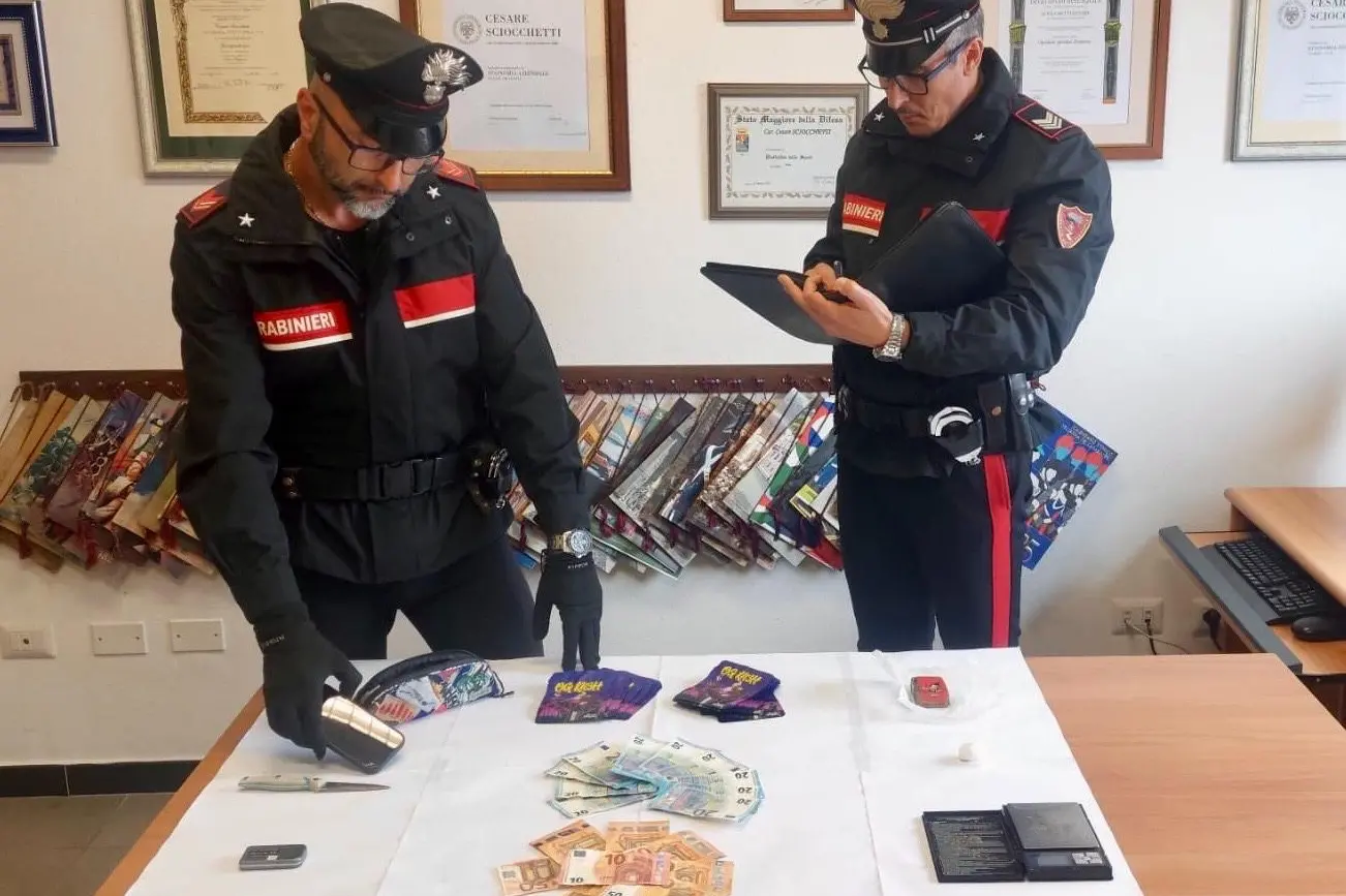 (foto carabinieri)