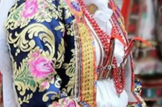 Un dettaglio dell'abito tradizionale di Ollolai (foto concessa)
