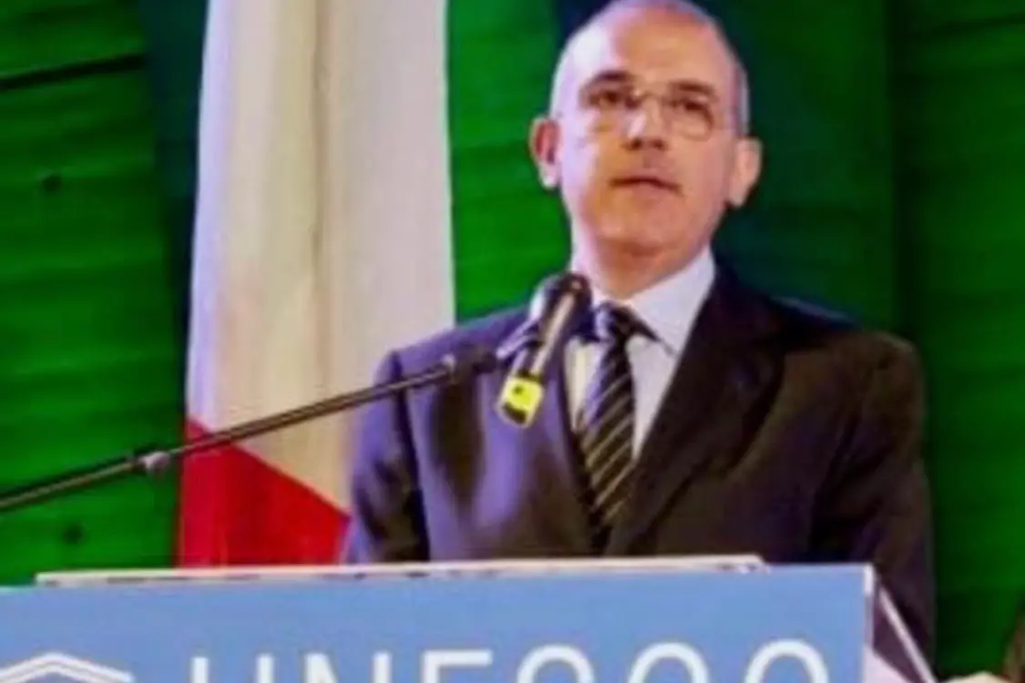 The regional councilor Michele Cossa during the campaign for the recognition of insularity