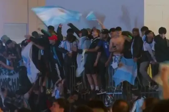 Argentina in finale, delirio a Buenos Aires: "E' l'ultima di Messi"