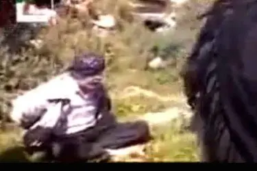 Un fermo immagine dal video dell'orrore