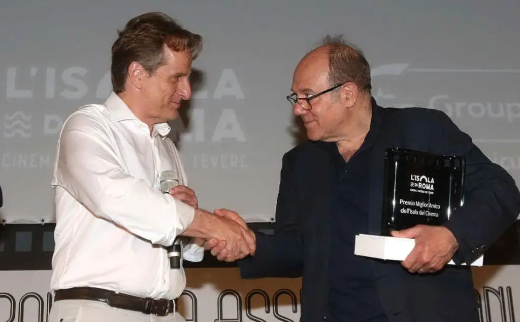 Carlo Verdone premiato all'Isola del Cinema (Ansa)