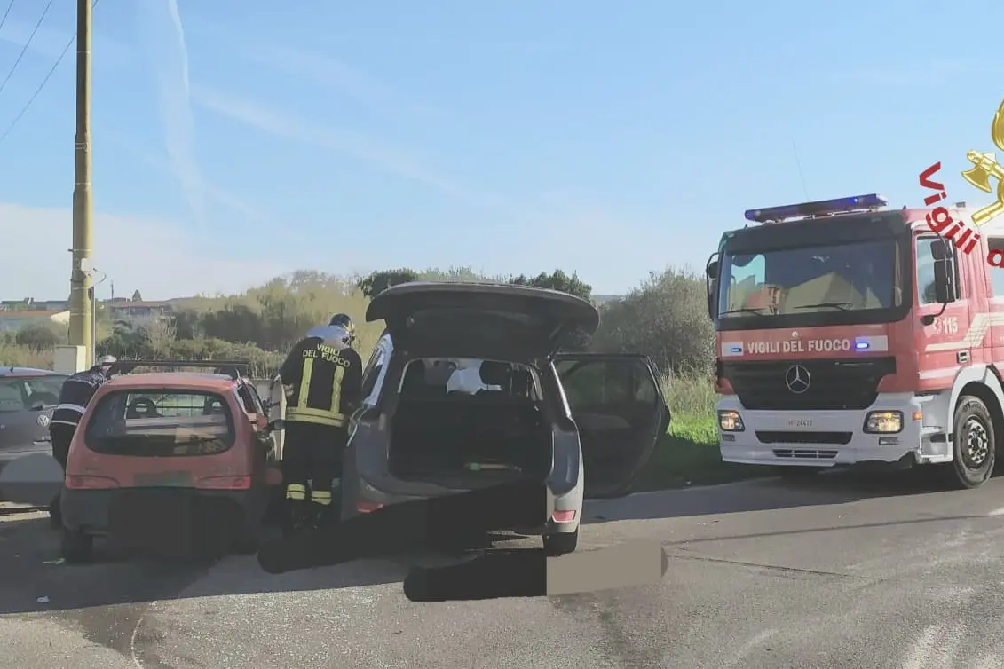 L'incidente a Sassari (foto Vigili del fuoco)