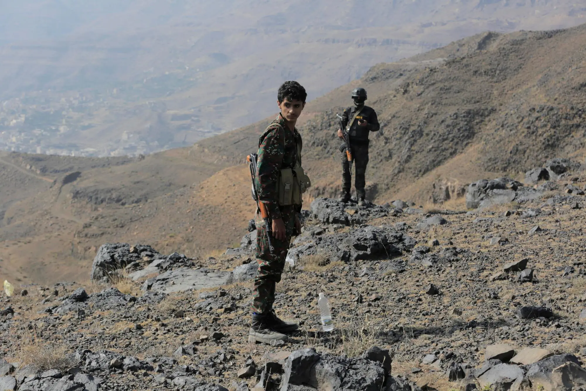 Miliziani Houthi in Yemen (Ansa-Epa)