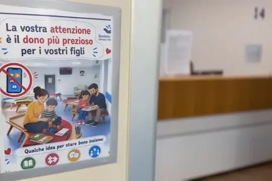 Dipendenze da smartphone e social, un ambulatorio al Bambino Gesù