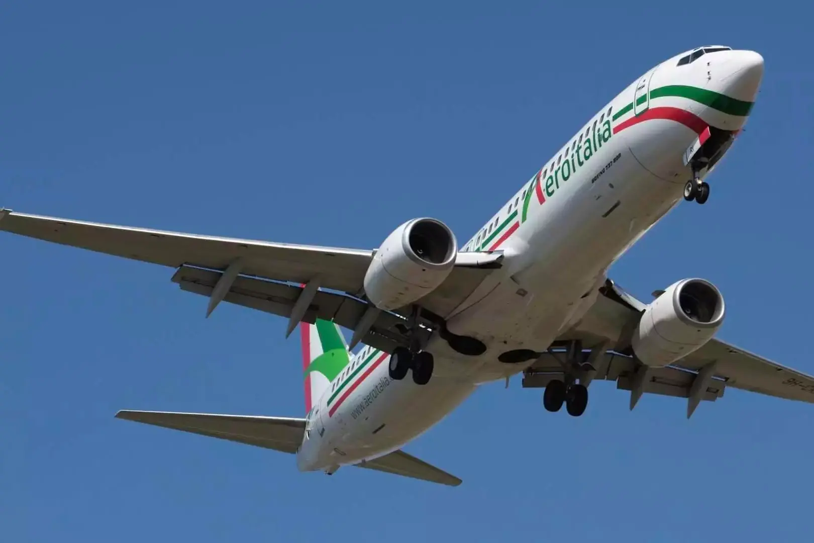 Aereo in decollo Aeroitalia