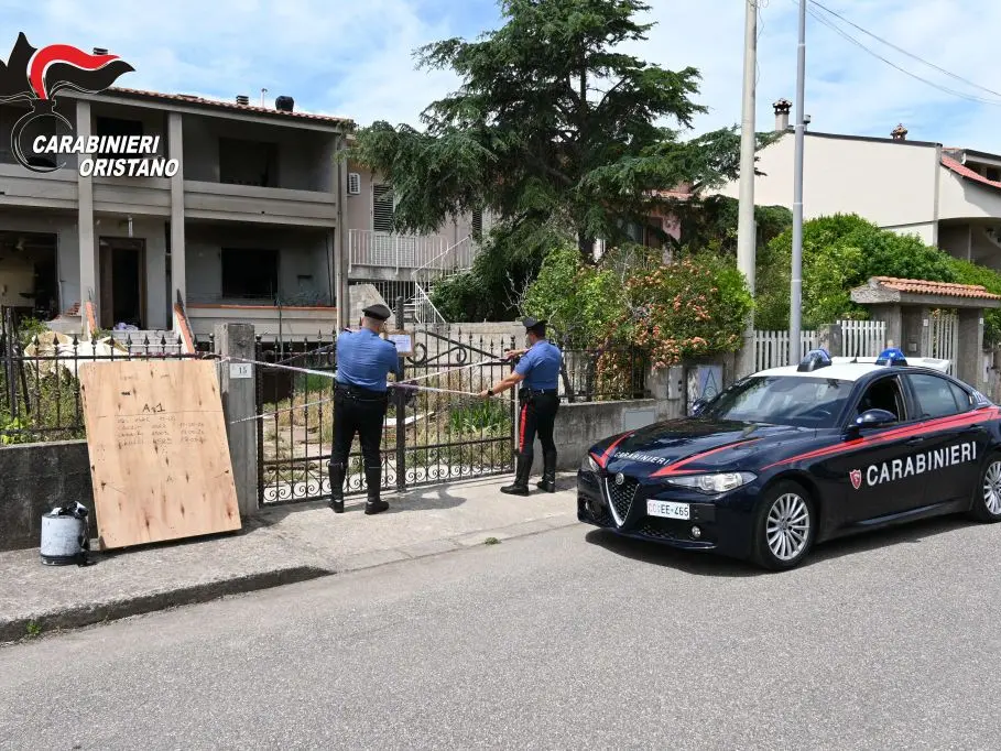 (foto carabinieri)
