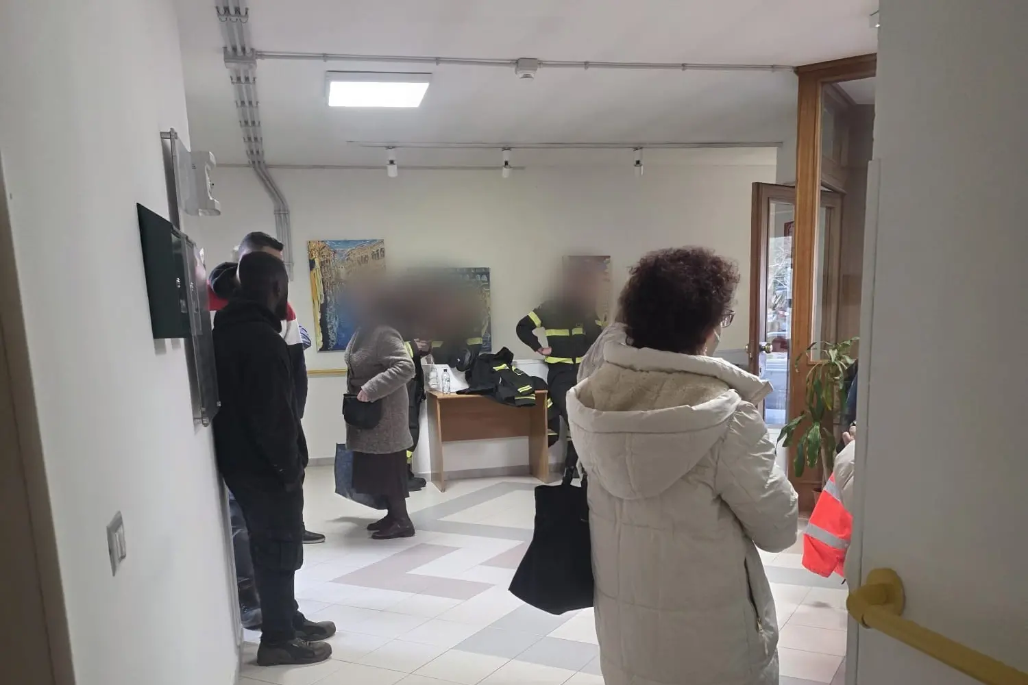 Vigili del fuoco nella Rsa Matida (foto Floris)