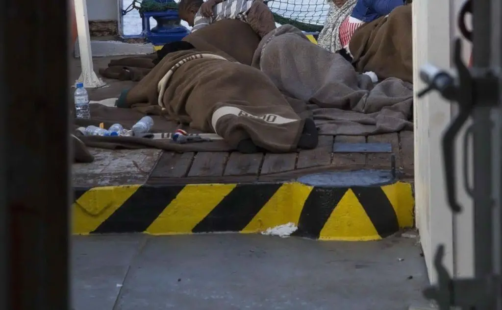I migranti stremati dal lungo viaggio