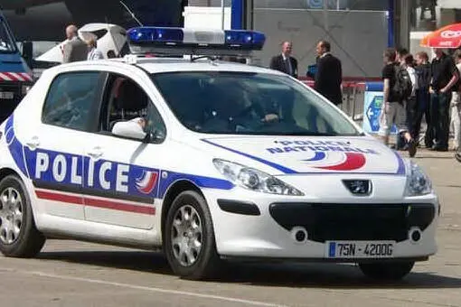 Polizia francese (archivio L'Unione Sarda)