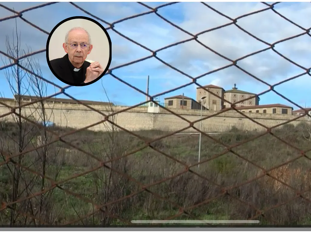 Sullo sfondo il carcere di Badu 'e Carros (Foto G. Canu), nel dettaglio il vescovo Antonello Mura