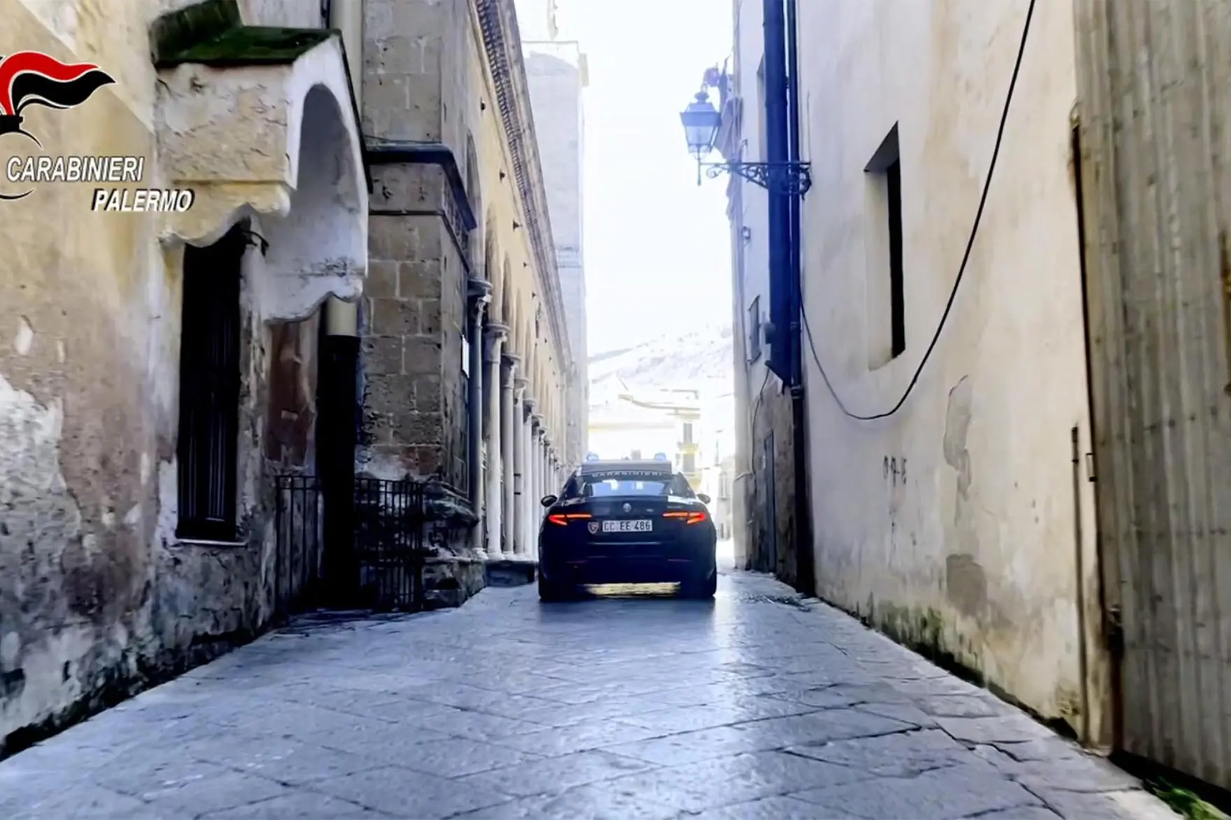 Carabinieri (foto via Ansa)