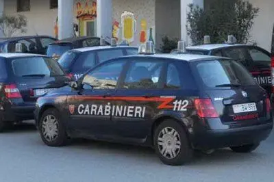 Indagini dei carabinieri su tre persone