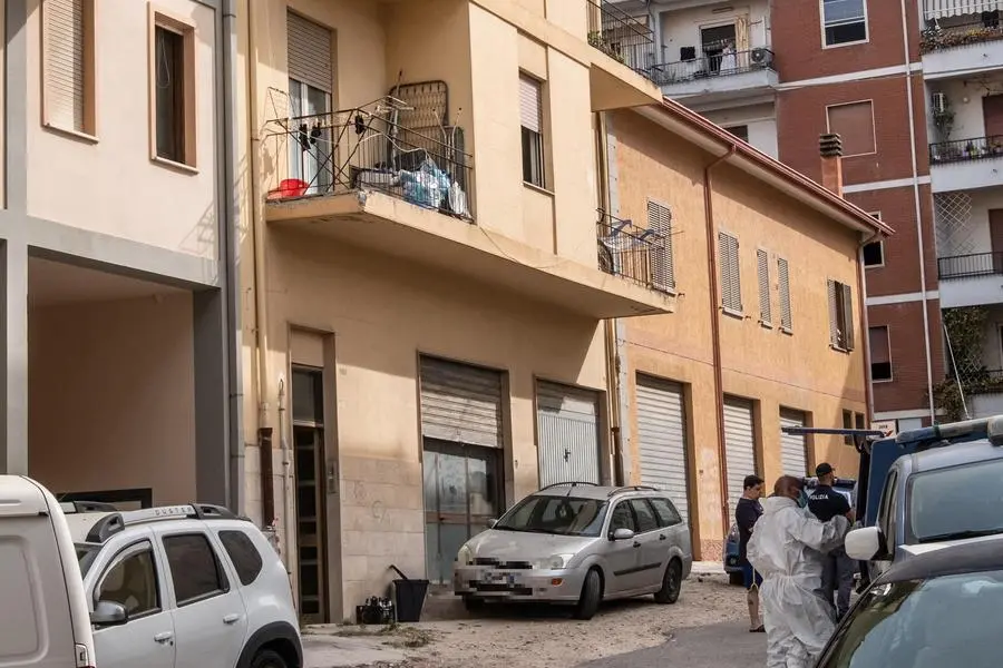 L'intervento della polizia (L'Unione Sarda)