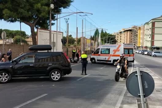 Cagliari, incidente auto-scooter in via Is Mirrionis: grave un undicenne