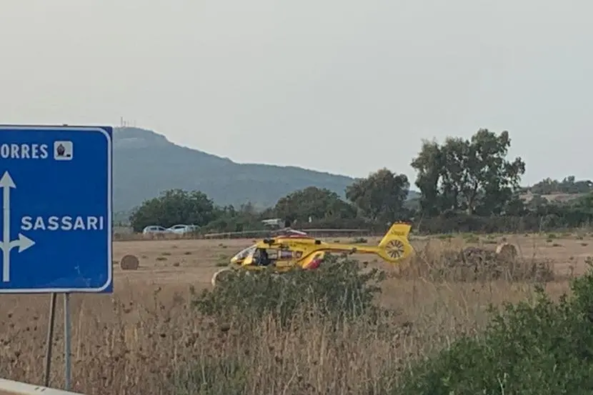 L'intervento dell'elisoccorso (L'Unione Sarda - Tellini)