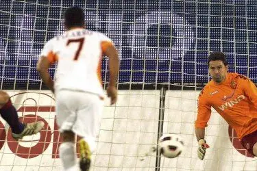 Alessandro Matri segna il rigore del 2 a 1