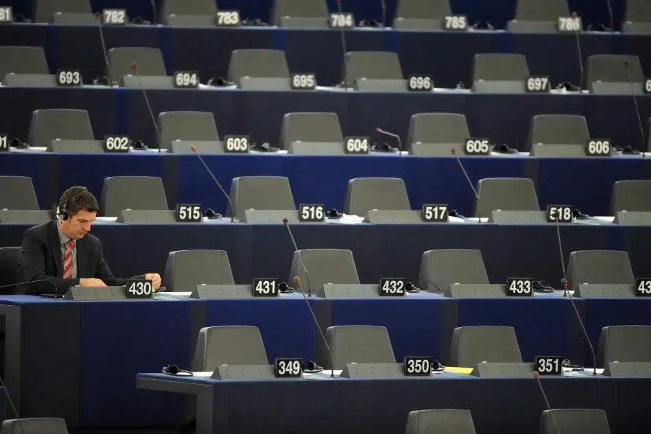 Il Parlamento europeo (Ansa)