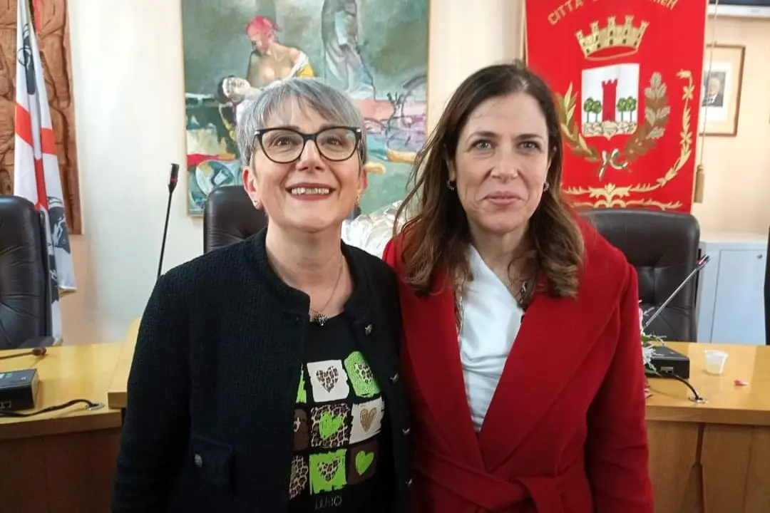 Maria Grazia Nuvoli con Alessandra Todde (foto Oggianu)