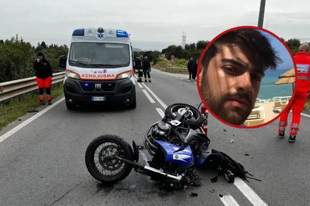 La moto distrutta e, nel tondo, la vittima: Giacomo Zucca aveva 32 anni