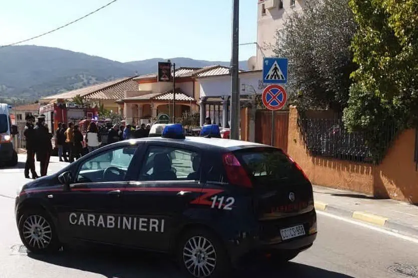La casa che ha preso fuoco (Foto carabinieri)