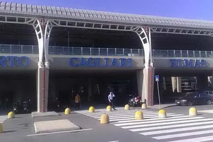 L'aeroporto di Cagliari-Elmas (archivio L'Unione Sarda)