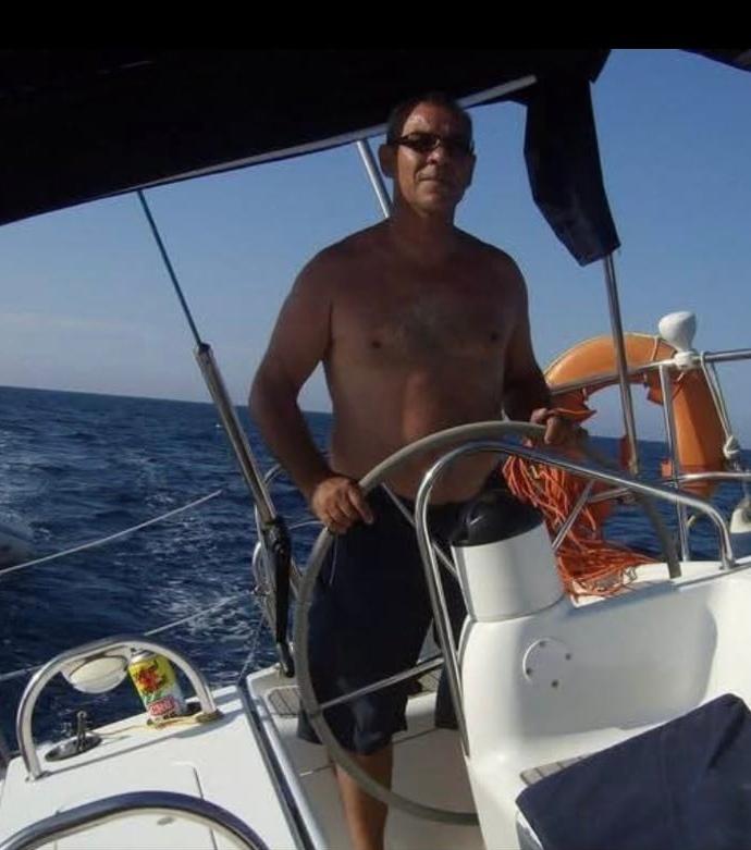 Le salme del naufrago e dell’ucciso attendono sepoltura
