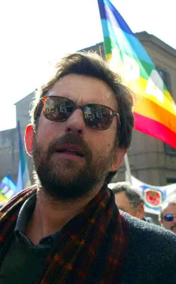 Ha creato il movimento dei girotondi