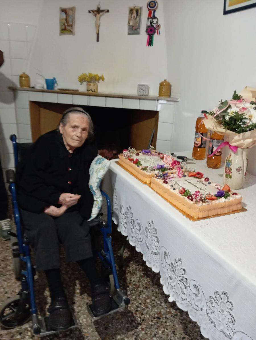 Villaurbana, paese in festa per i 100 anni di Agnese Margherita Casta