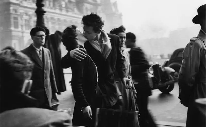 Robert Doisneau, Il bacio all'Hotel de Ville, Paris, 1950