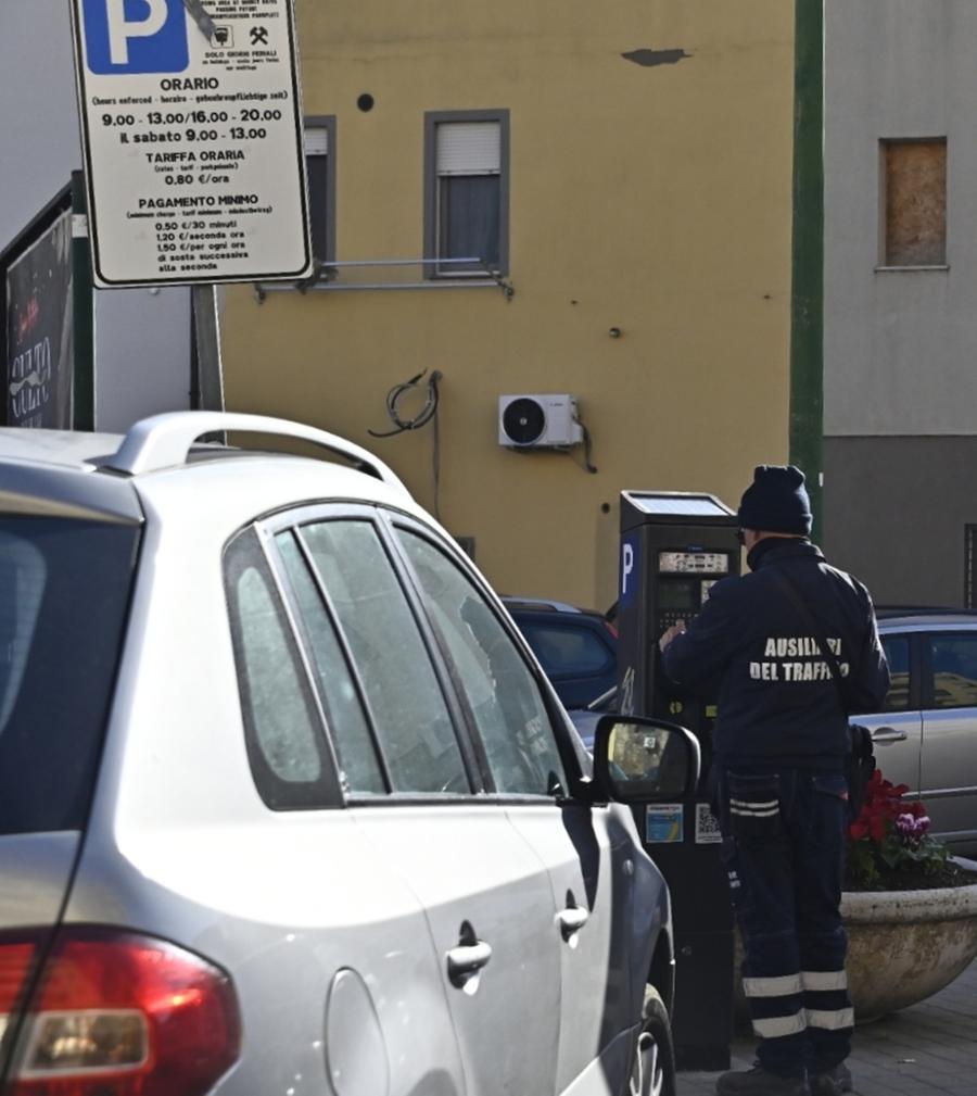 Strisce blu, una proroga e tanti dubbi