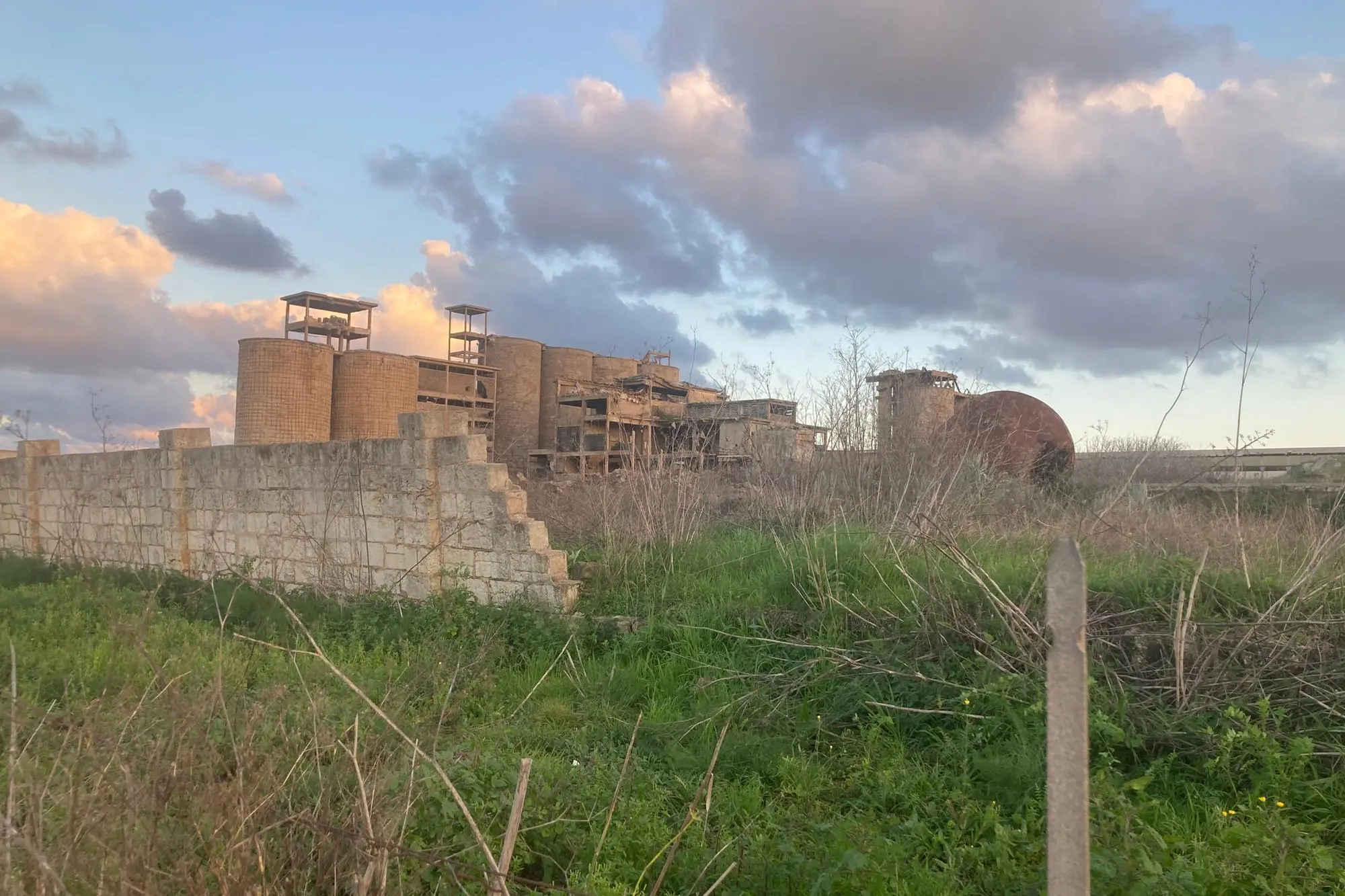 Ex Cementir, Area dismessa a Porto Torres ( foto Pala)