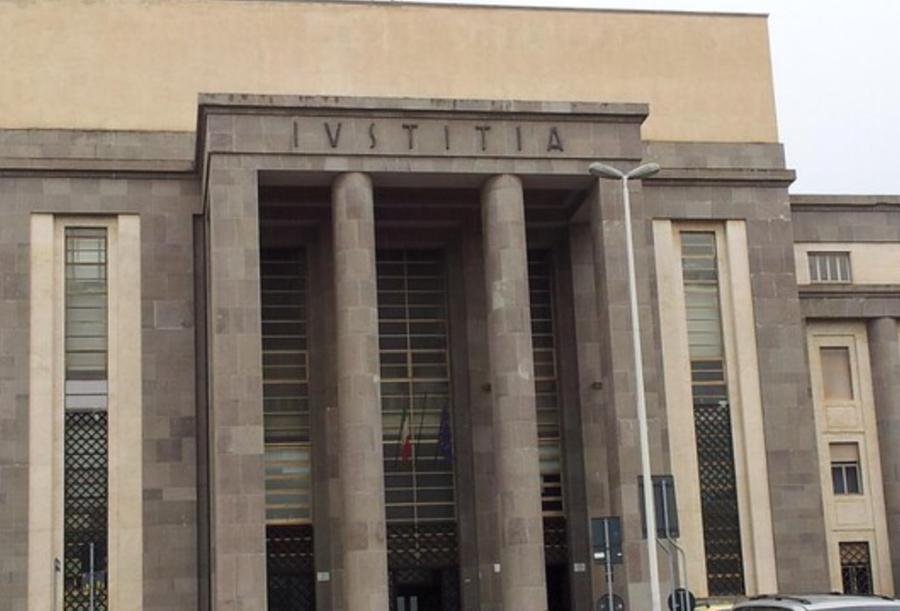 Cagliari, filma gli abusi sulla sorellina: condannato a 16 anni