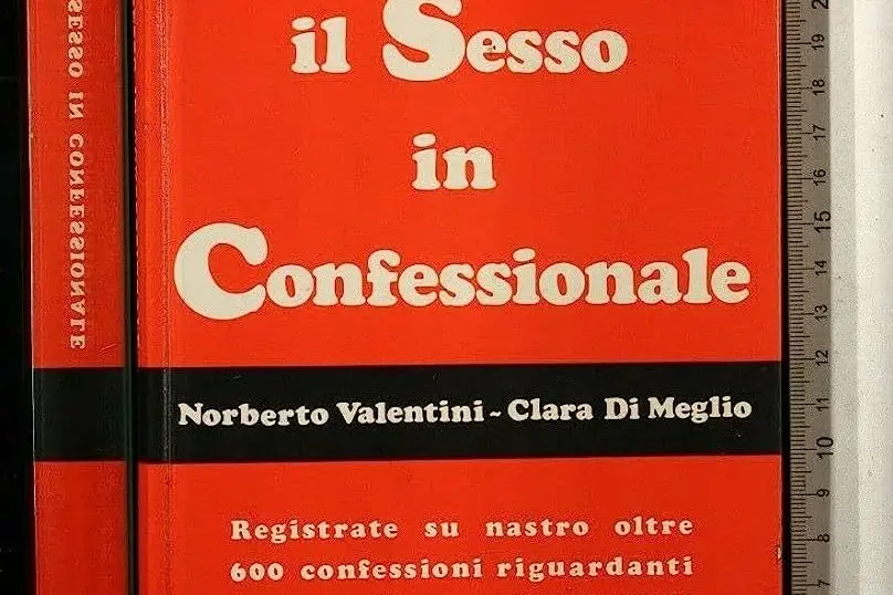La copertina del volume &quot;Il sesso in confessionale&quot; (1973)
