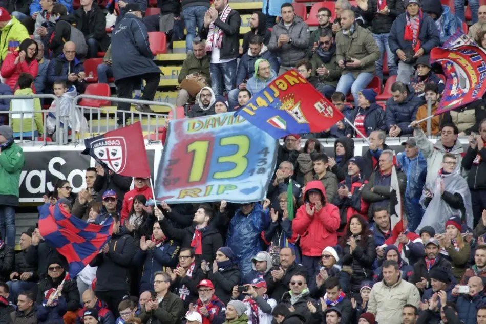 L'omaggio della Sardegna Arena a Davide Astori