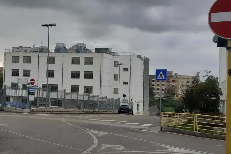 Il reparto Covid dell'ospedale di Sassari (L'Unione Sarda - Tellini)
