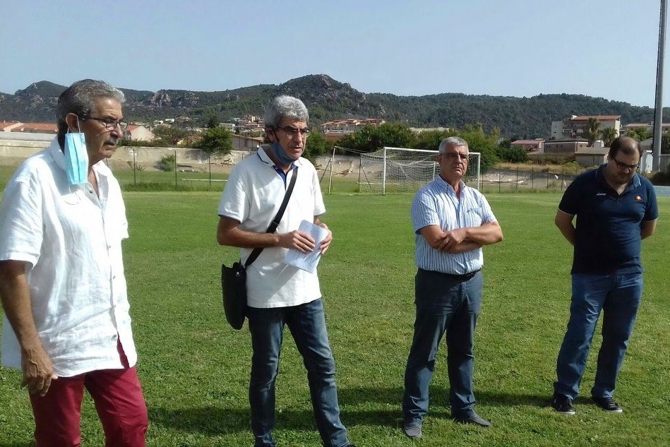 I consiglieri allo stadio (foto L'Unione Sarda-Scano)