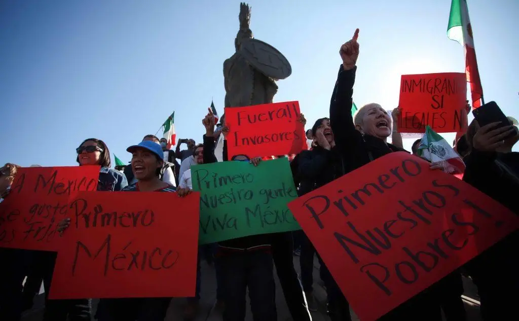 Sono centinaia i residenti di Tijuana che hanno protestato
