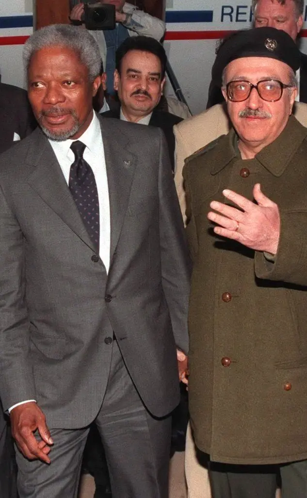 Kofi Annan con il numero due di Saddam, Tarek Aziz