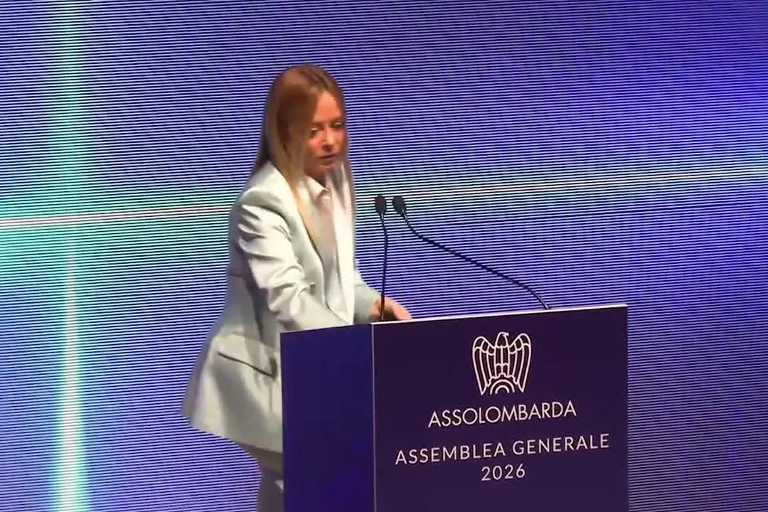 Meloni scherza sulla sua altezza: "Credo mi abbiate sottovalutato, non sono un nano"