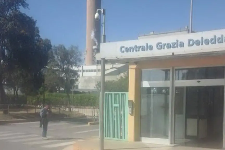 L'ingresso della centrale Enel