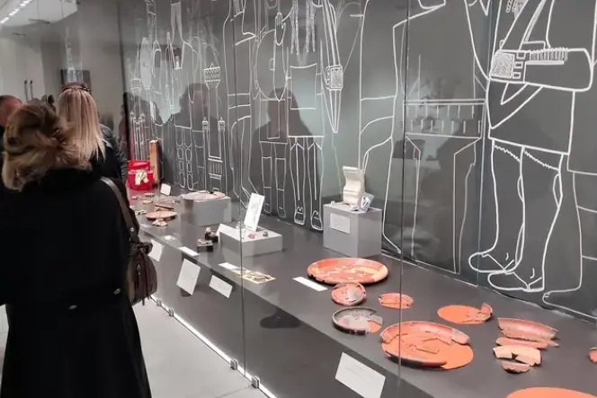 Una mostra di reperti al Centro Restauro di Li Punti a Sassari (foto G. Marras)