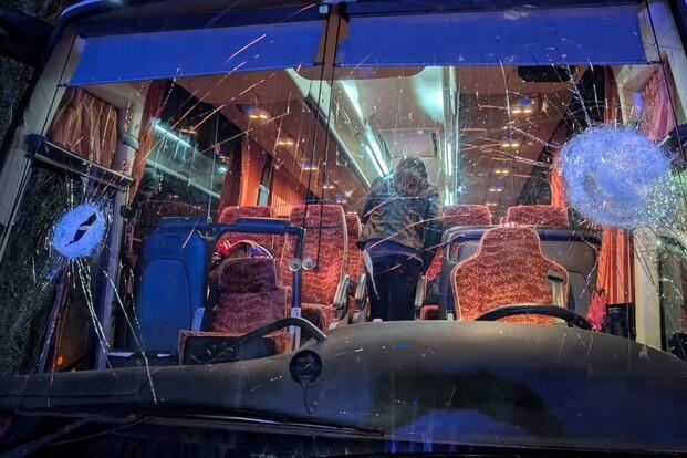 Sassaiola contro il pullman dei tifosi del Pistoia Basket: morto l’autista, colpito da un mattone