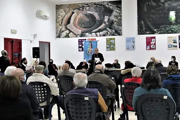 La proclamazione dei vincitori del Concorso di Poesia Sarda di Ossi (foto Marras)