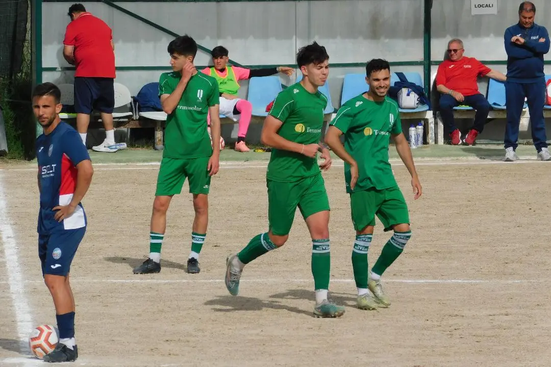 Giocatori del Sant'Elena (maglia verde)