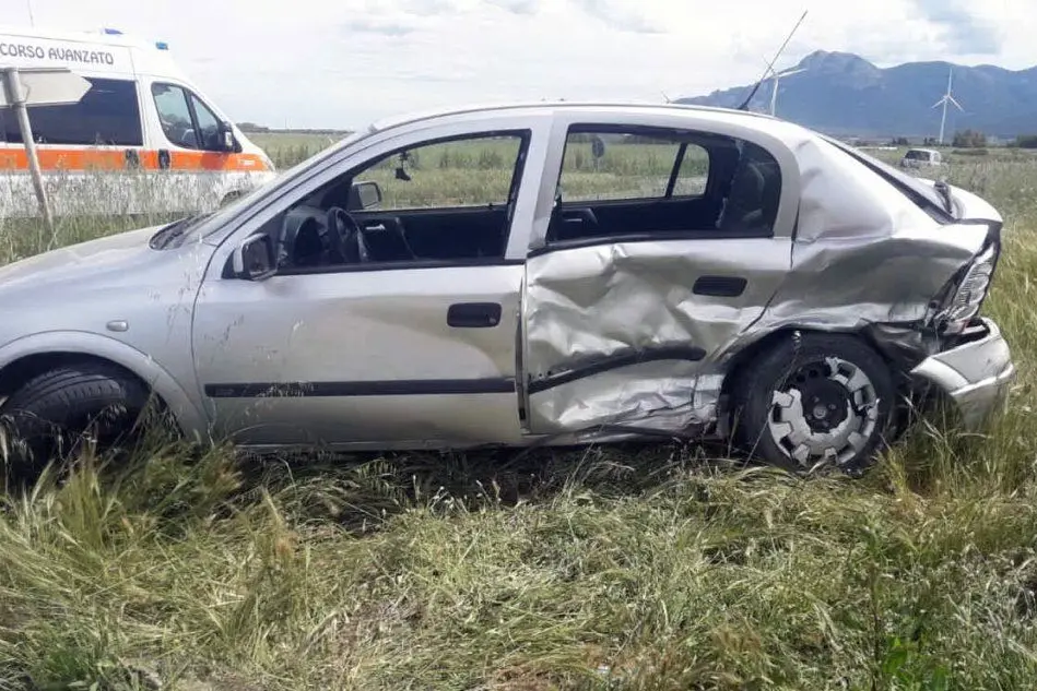 Una delle auto coinvolte nell'incidente (foto L'Unione Sarda - Pintori)