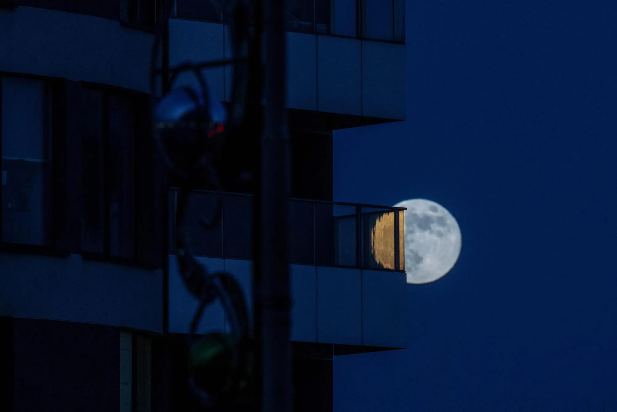 La Luna (foto EPA/DAREK DELMANOWICZ)