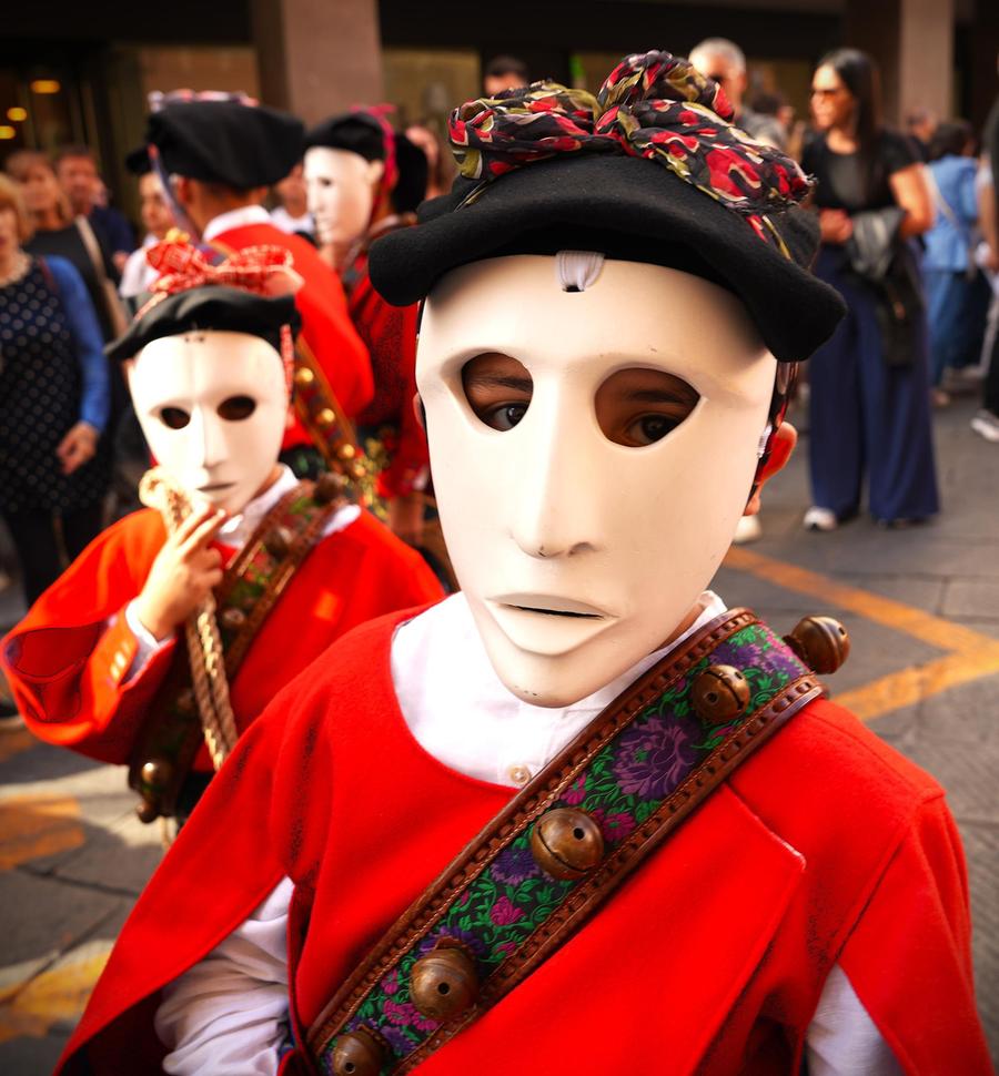 Sassari, successo per la Cavalcata dei bambini: 250 da 12 pa