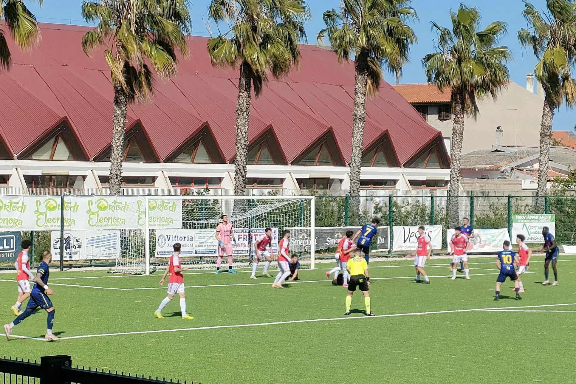 Un'immagine della sfida tra Tharros e Freccia Parte Montis (foto di Giacomo Pala)